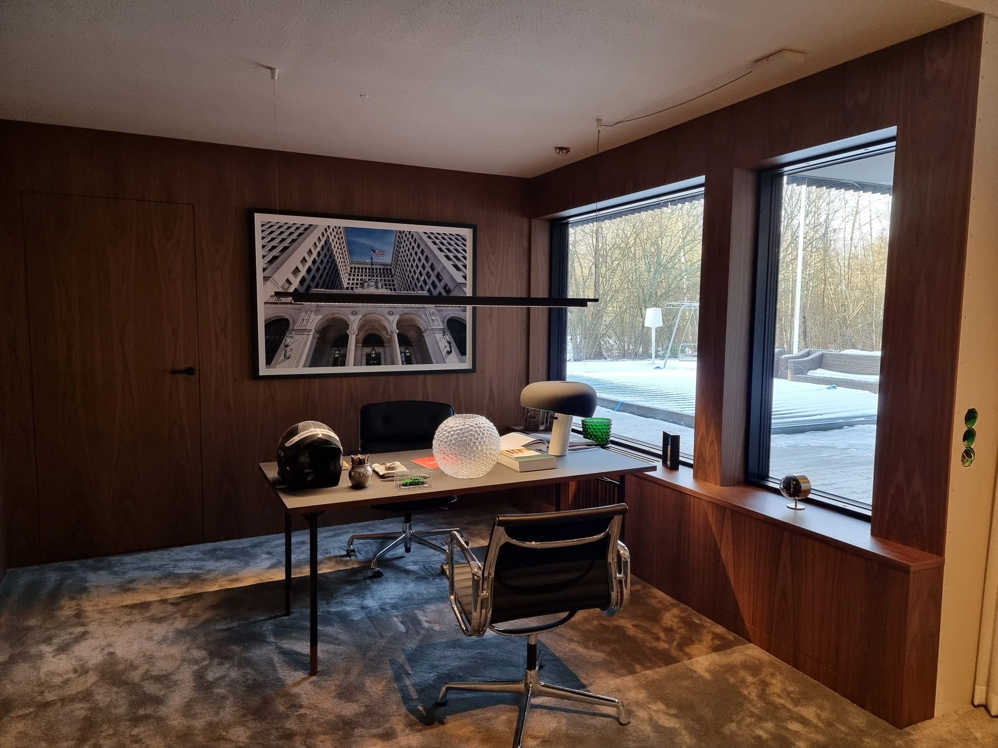 Hemmakontor med träpaneler