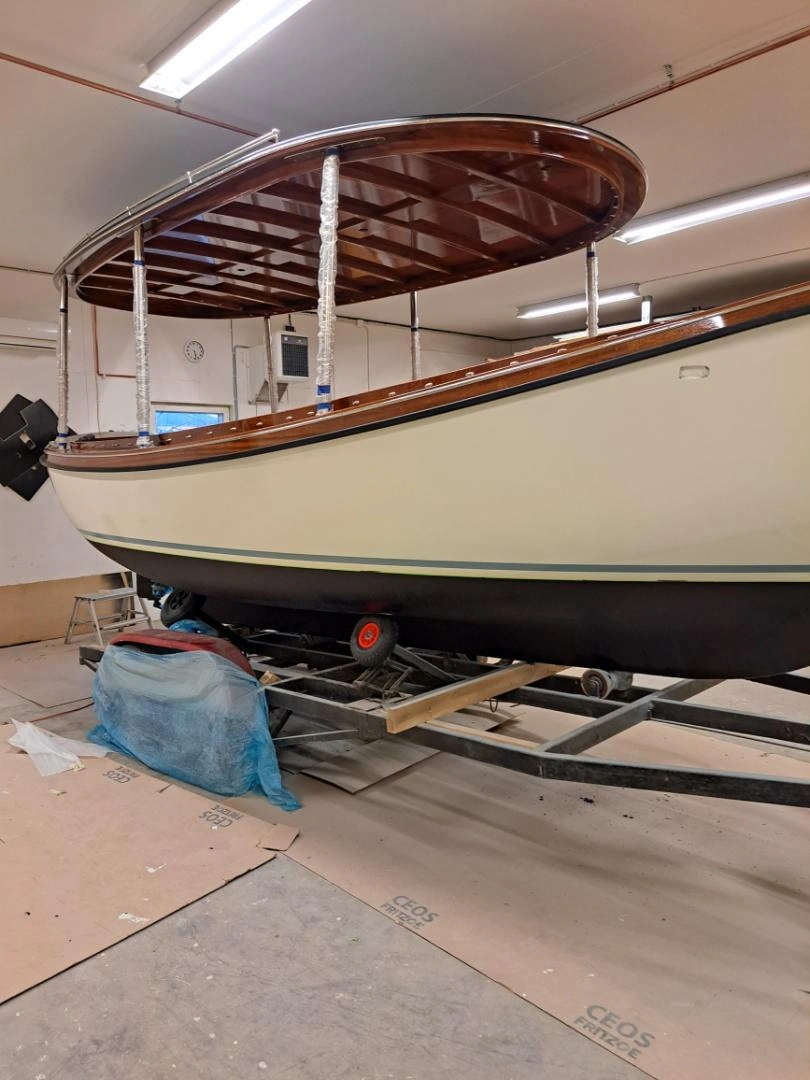 Båt under renovering