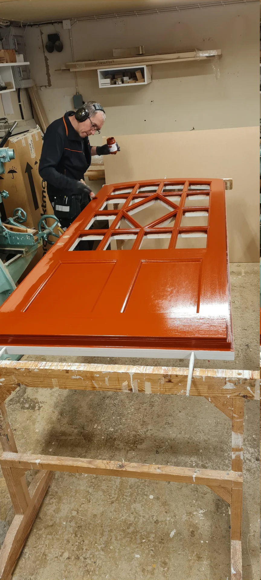 Klassisk vit spegeldörr