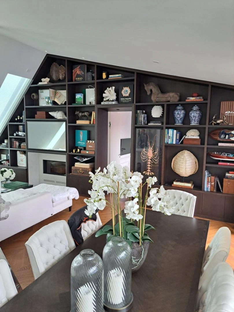 Sovrum med inbyggd förvaring